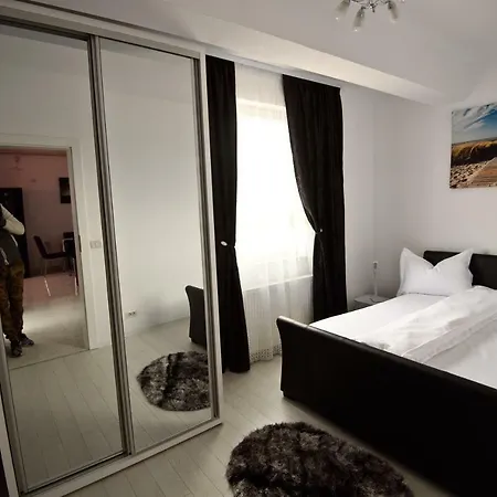 Appartamento Zev Imperia Apartament